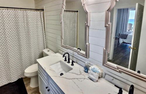 Barefoot Bliss - beachfront condo - sleeps 12 - Foto 67