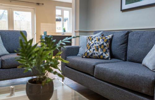 Comfortable 5-Bedroom House in Cheltenham - Foto 51