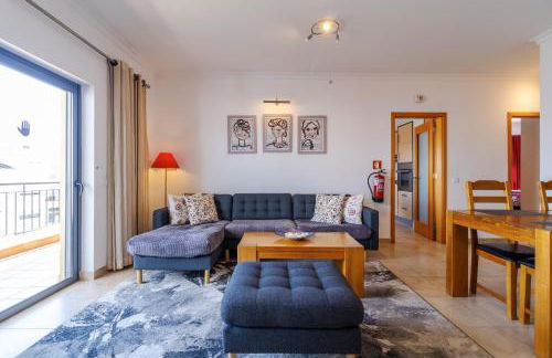 James's Quinta das Palmeiras, spacious 2 bedroom apartment in luxury complex, walking distance to town and beach - Foto 3