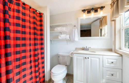 Mountaintop Views, Hot Tub, Deck, Fire Pit & WiFi - Foto 16