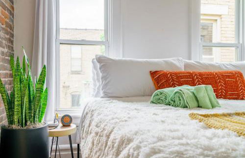 Jungle House Luxury Homes - Columbus Downtown Short North - Steps to Convention Center & Nationwide Arena - Sleeps up to 8 - Free Parking - Over 5,800 Five Stars - Foto 36