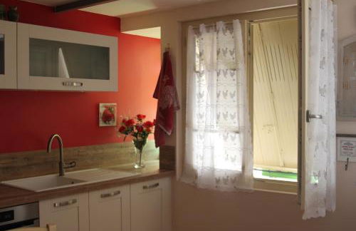 CHARMANTE MAISON - Meublé de Tourisme 2 étoiles "LOURECANTOU" - Foto 8