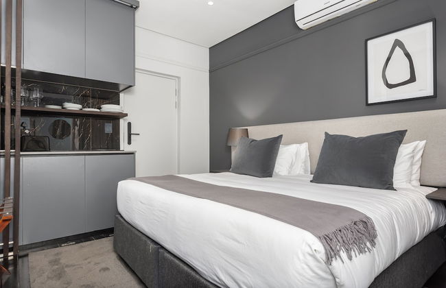 One Calais Luxury Apartments - Photo 54