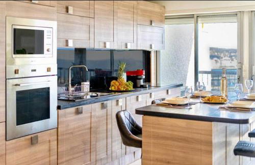 Magnificent 3 Rooms-Sea View-Terrace-Pool - Photo 16