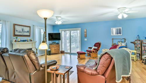 Waterfront Gladwin Home with Deck and Fire Pit! - Foto 4