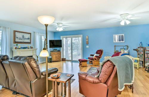 Waterfront Gladwin Home with Deck and Fire Pit! - Foto 4