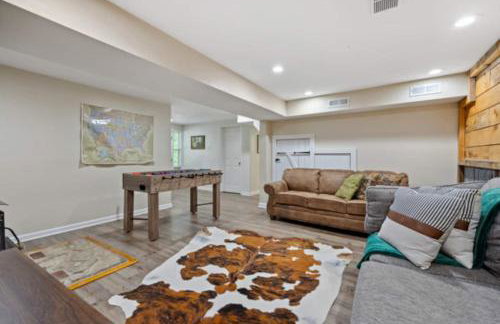 Riverfront Log Cabin Hot Tub, Mtn Views & Hottub - Foto 16