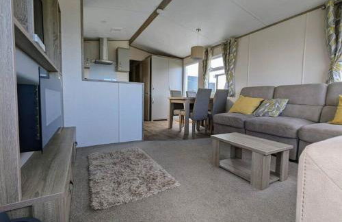 Beautiful Pet Friendly Southerness Caravan With Sea View & Decking Area - Foto 20