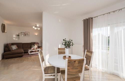 Villa Petra s bazenom, roštiljem i parkingom - Foto 26