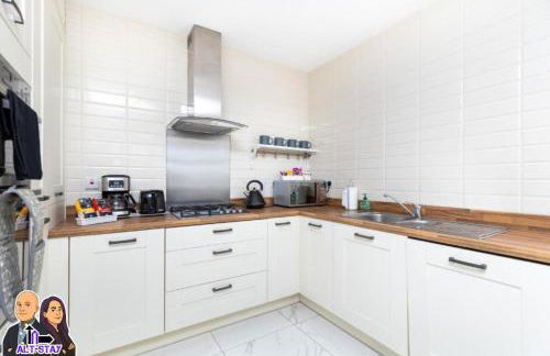 Kirkstall by Alt-Stay Contractor Accommodation - 4 Bed Contractor Home With Parking, Wi-Fi & Full Kitchen - Ideal For Long stays - Foto 18