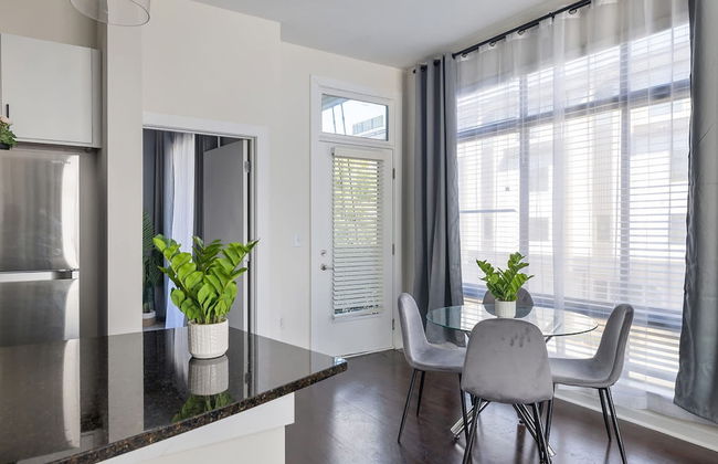 Spacious 2BD With Private Balcony and Free Parking 2 - Foto 24