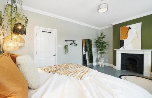 London Acton - hot tub, cinema, games & arcade - Foto 18