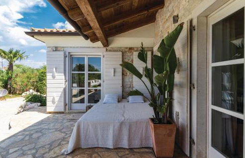 Three-Bedroom Holiday Home In Stifanici - Foto 8