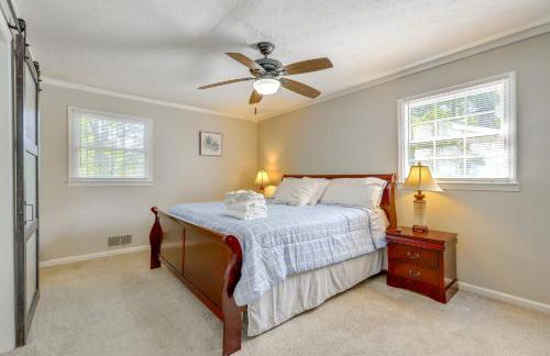 Deck and Game Room Family Home in Stockbridge! - Foto 11