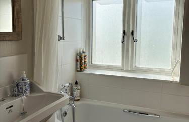 Cottage 7 mins from Henley with gated parking - Foto 3