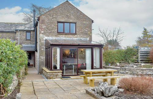 Bluebell Barn - Photo 1