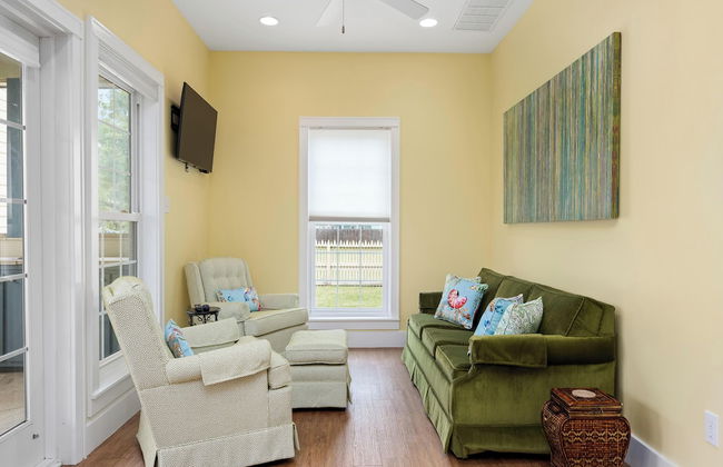 Magnolia Cottage by Miss Kitty’s - Photo 9