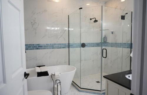 Riverside Home Near Beaches, Pier, downtown - Photo 31