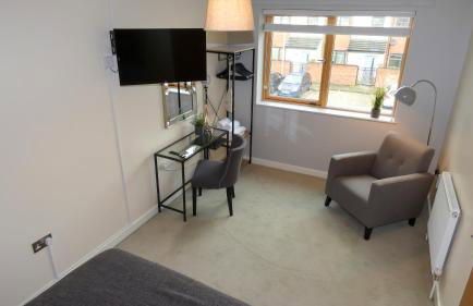 Telford Townhouse with Parking - Foto 18