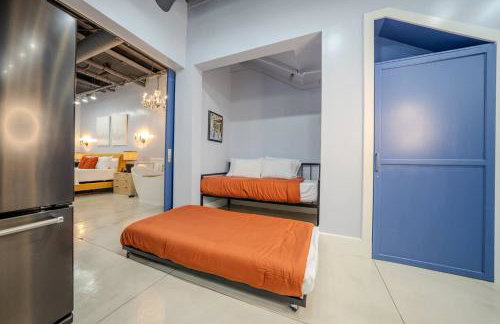 Ground Floor Waterfront on The Rez in Madison - Foto 12