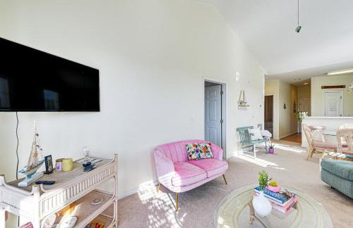 Sunset Beach Condo with Balcony, 5 Mi to the Ocean! - Foto 5