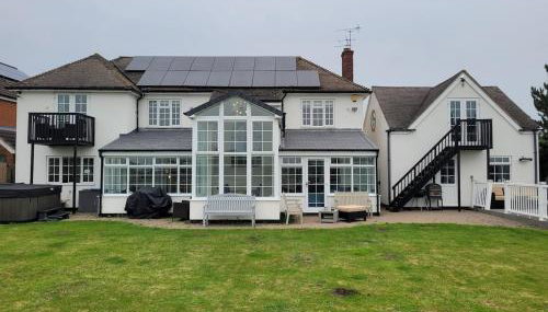 Spacious 5 Bed & Hot Tub Sleeps 12, near Stratford upon Avon - Foto 4