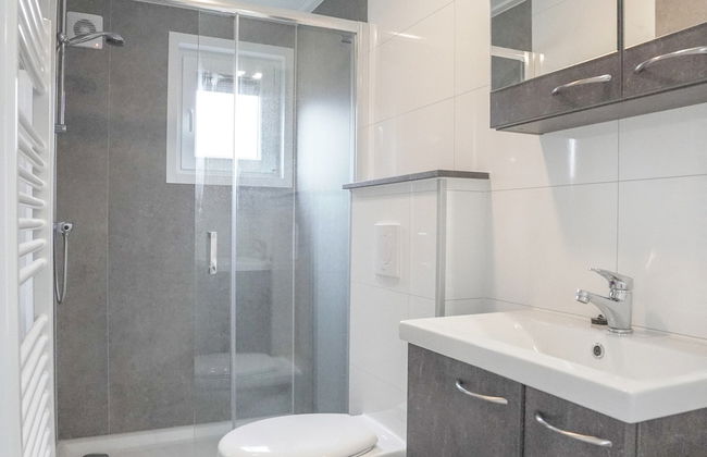 Fine Chalet near Water with Woodfired Hot Tub - Foto 6