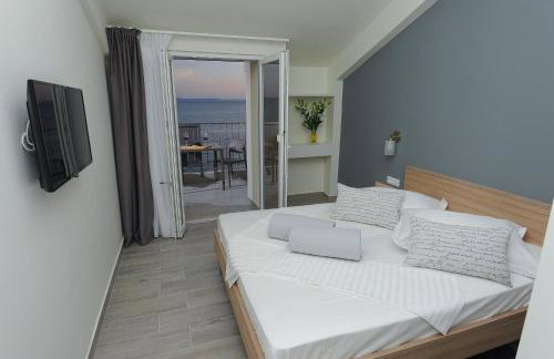 Seaside Luxury Suites - Photo 64