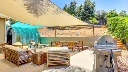 Peaceful Vista House with Gas Grill 1 Mi to Dtwn! - Foto 2