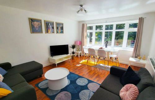 BIG 7xGuest House 3xVan Locked CarPort Garden Leeds & Bradford - Foto 31