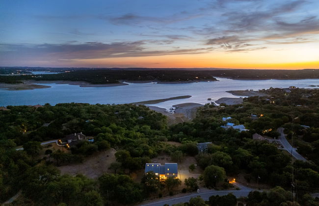 Lavish Lake Getaway - Foto 34