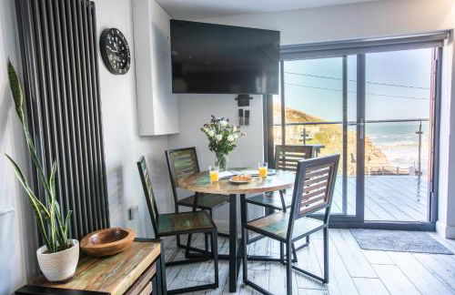 THE ANNEXE AT UPPER BEACH HOUSE - Photo 18