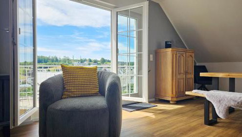 Natur-Design "Platzhirsch Sauerland" - Sauna, Kamin, Balkon, Garten, Hütte, Grill - Foto 2