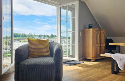 Natur-Design "Platzhirsch Sauerland" - Sauna, Kamin, Balkon, Garten, Hütte, Grill - Foto 2