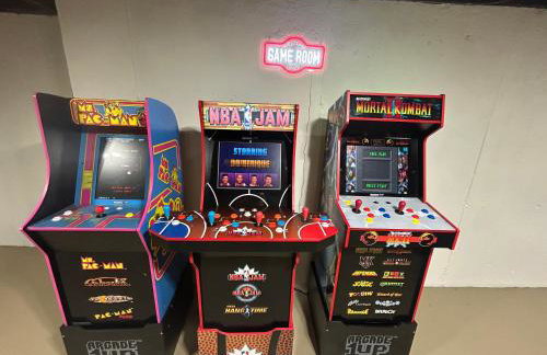 Spacious 3 Bedroom Home with Game Room and Parking - Foto 2