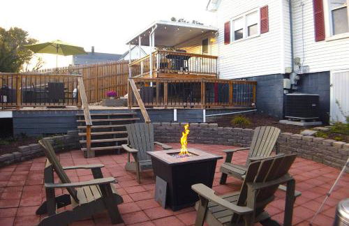 Soak n Stroll 2 State St Casino Firepit Dogs OK - Foto 47