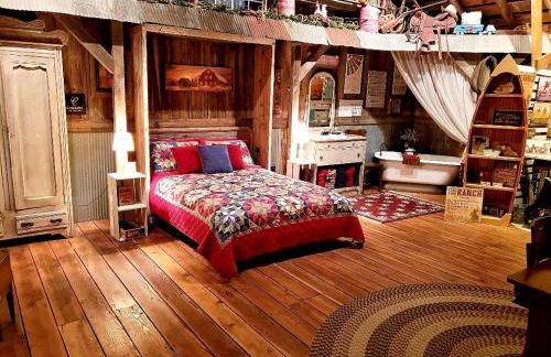 Restored Barn Rental near Milford, Nebraska - Foto 3