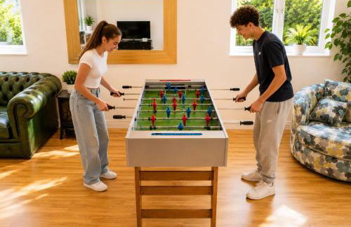 North London A spacious 7 bedroom house accommodating up to 18 people complete with own gym and table tennis - Foto 22