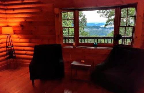 Treetops Cabin easy to Asheville with fast wifi and great view - Foto 29