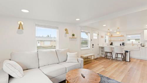 Cozy Bungalow Home 2br, 1ba - 9 min to Tacoma Dome - Foto 4, Game Room