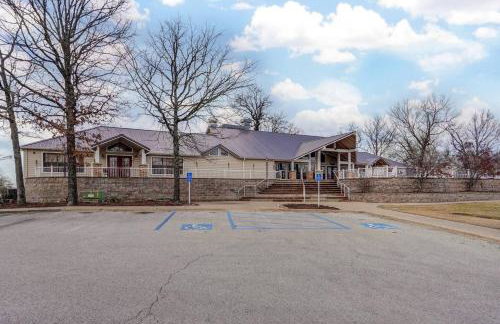 Retreat @ the Hills w/ Pets and Game Room - Foto 21