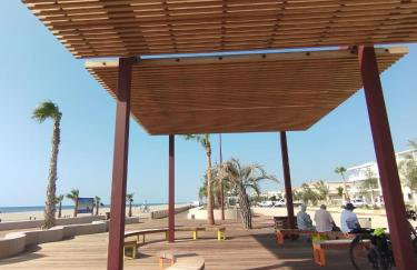 Appartement refait à neuf, climatisé, en rez-de-jardin, à 30 secondes de la plage - Foto 15