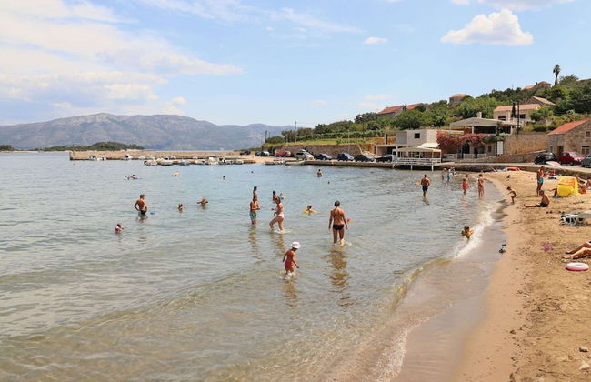 Adorable Stone House With Terrace Near the Beach - Foto 19