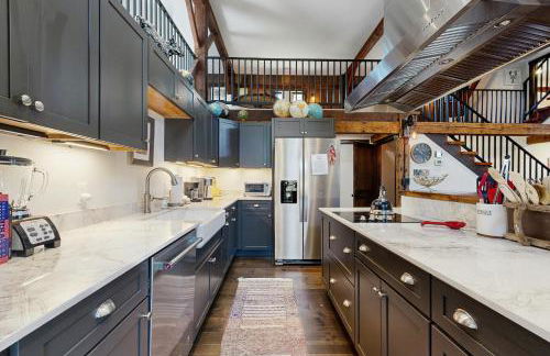 Red Barn & Blueberries - Photo 11