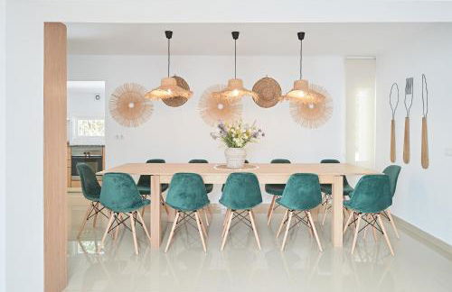 Charming Patio Villa With Private Pool - 6BR - In The Heart of Playa den Bossa - Walk To Ushuaïa, Hi & The Beach! - Photo 6