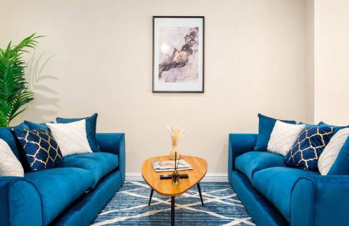 Four Bed House - Sleeps 7 - Garden - Parking - Smart TV 6COK - Photo 6