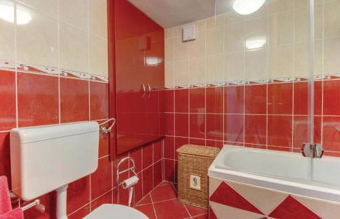 Three-Bedroom Holiday Home In Dragozetici - Foto 27