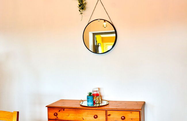 Captivating 3-bed House in Swansea Town Center - Photo 7