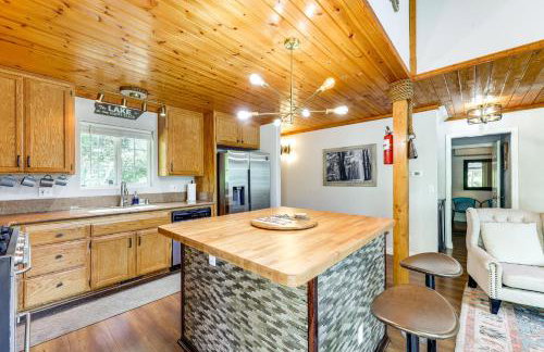 Remodeled Crestline Retreat Walk to Lake Gregory! - Foto 6