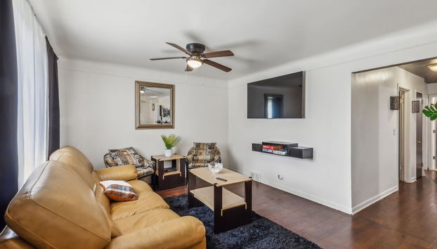 Queen G2 Mansion 3 Bedroom Home by RedAwning - Foto 2, Imagem principal